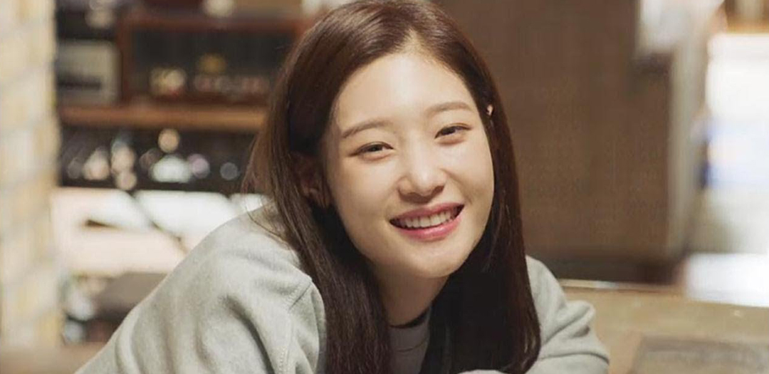 Personagem Song-Yi sorrido de Primeira Vez Amor