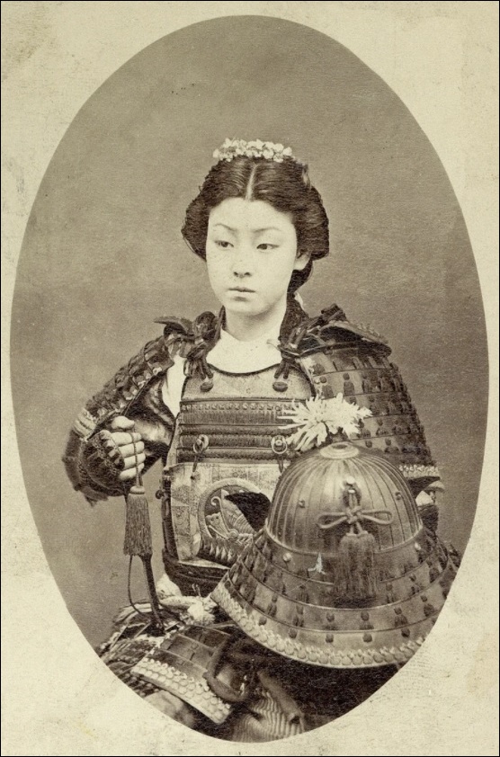 Retrato de Nakano Takeko, uma das onna-musha famosas.